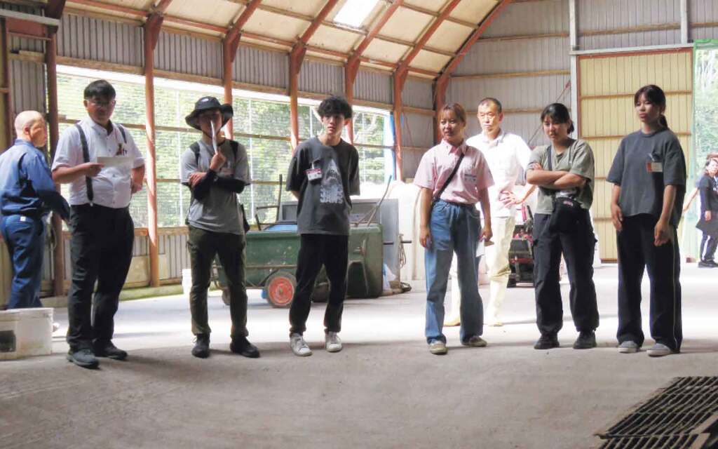 2日目離農した農家の空き物件を視察