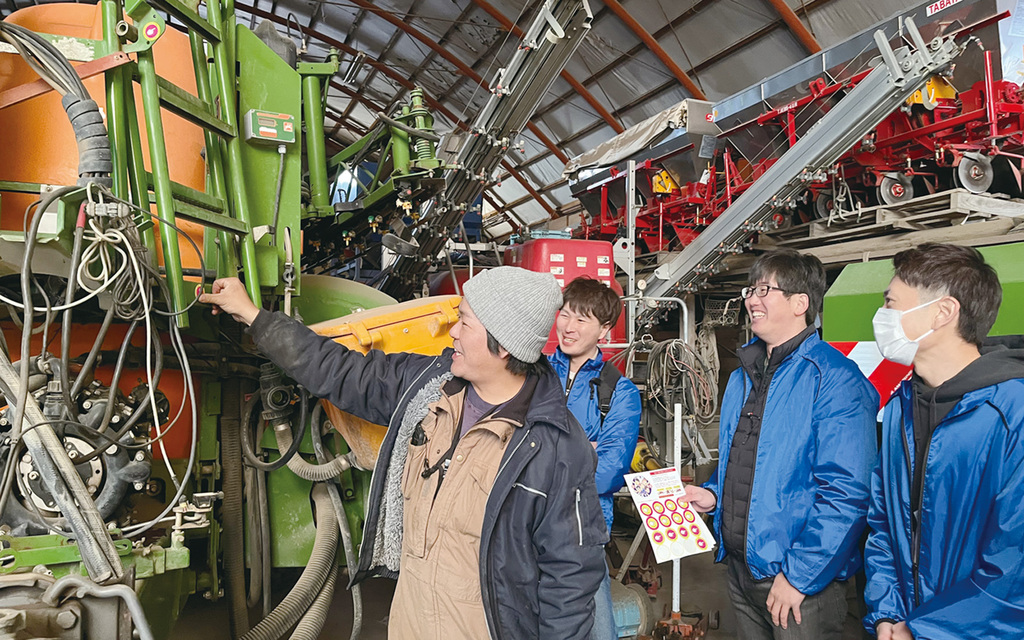 ステッカーを使った農作業安全の啓発活動