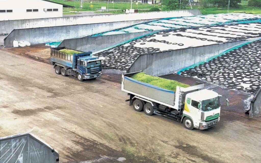 ダンプが待っている様子