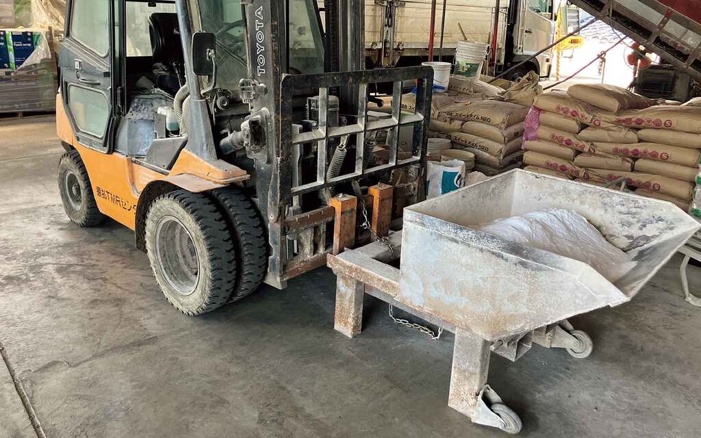 フォークリフトで使える自作の機具